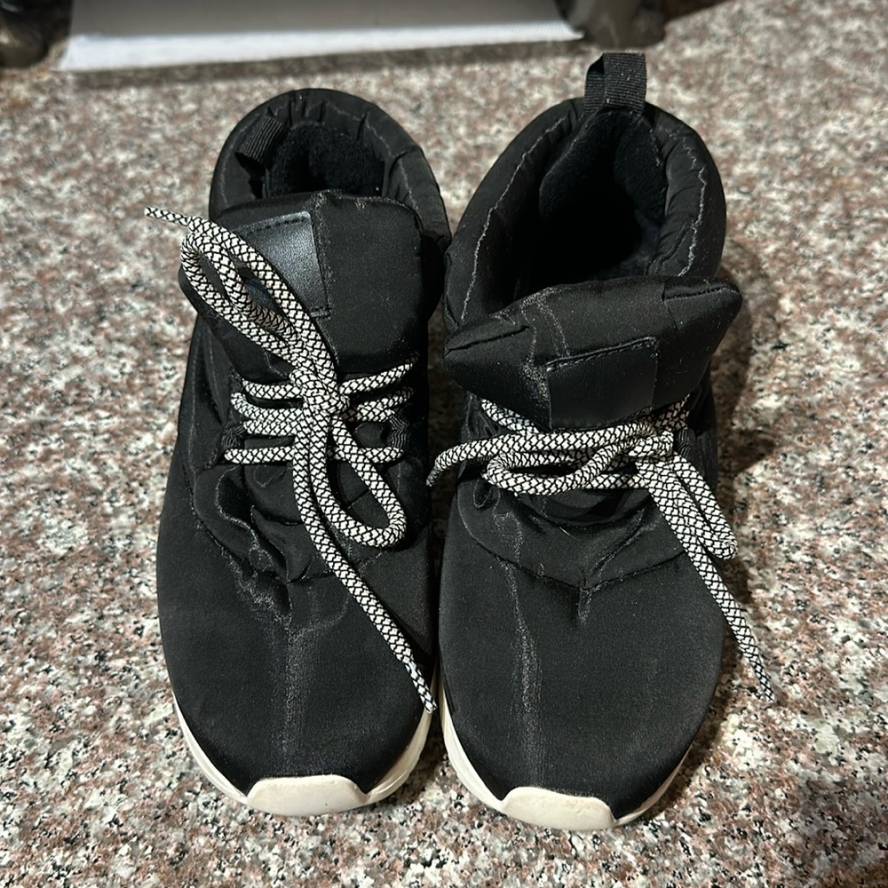 A New Day Black Tennis Shoes